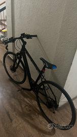 Bici ibrida sportiva upland