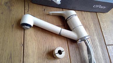 Miscelatore estensibile beige avena e flessibile