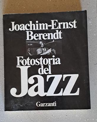 FOTOSTORIA DEL JAZZ GARZANTI.