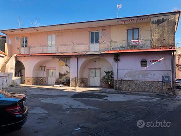 FABBRICATO indipendente due piani in AVERSA