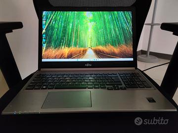 Pc portatile Fujitsu E754 senza batteria