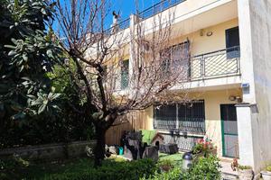 VILLA A SCHIERA A BRUSCIANO