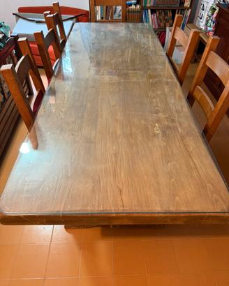 Tavolo in legno massiccio