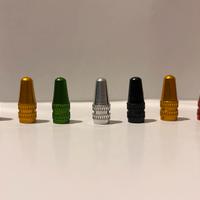 Tappi colorati per bicicletta