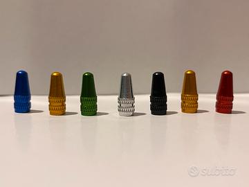 Tappi colorati per bicicletta