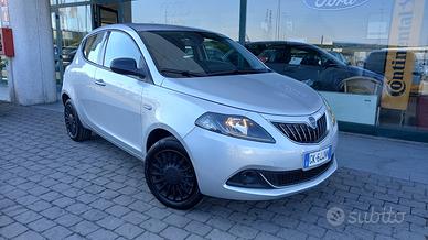 Lancia Ypsilon 1.0 FireFly 5 porte S&S Hybrid Silv