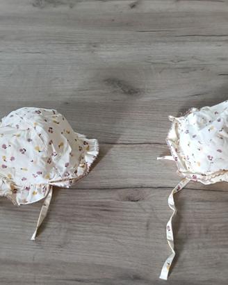 set di due cappellini per neonata