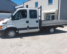 IVECO DAILY 7 POSTI CASSONE FISSO