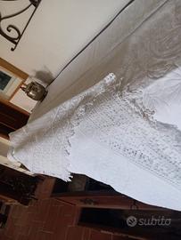 Copriletto antico in piqué 