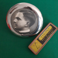 Cornice d'epoca e scatola per matite tirone-fila