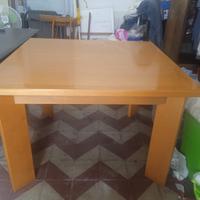 Tavolo legno beige allungabile