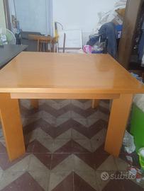 Tavolo legno beige allungabile