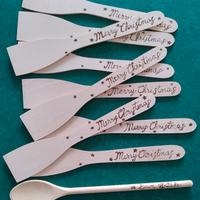 Palette in legno da cucina pirografate