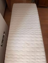 Letto e materasso bambino  in perfetto stato