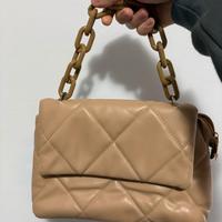 Borsa Donna Beige Trapuntata Manico Catena