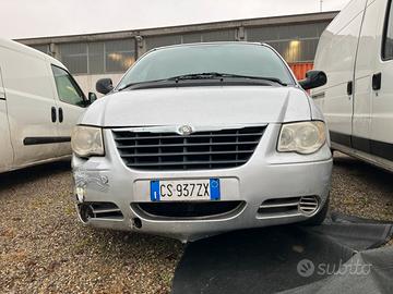 Chrysler Voyager 7 posti.