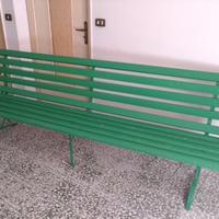 Panchina antica in legno e ferro battuto