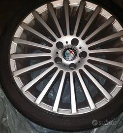 4 cerchi in lega R18 montati su Alfa 166