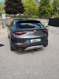 Alfa Romeo Stelvio Q4 Veloce – AT8 210 cavalli