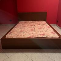 Letto matrimoniale Ikea Malm completo di materasso