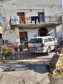 Casa in su due livelli. Gualdo di Narni