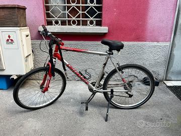 Specialized Hardrock MTB bici città