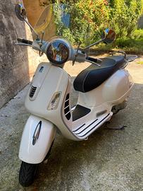 Vespa 300 GTS