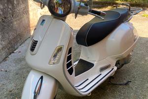 Vespa 300 GTS