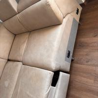 Divano beige angolare