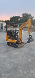 MINIESCAVATORE JCB 8017