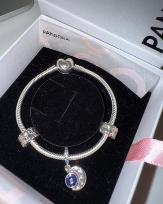 Bracciale pandora compreso di ciondoli