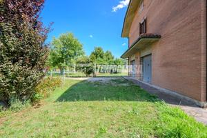 Villetta con Giardino su 4 lati ed ampi Accessori