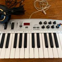 M-Audio Oxygen 8 Tastiera MIDI USB + Cuffie AkG