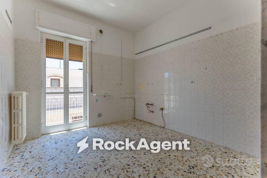 Apartment in Bari, Carbonara di Bari, Municipio 4 - Altro