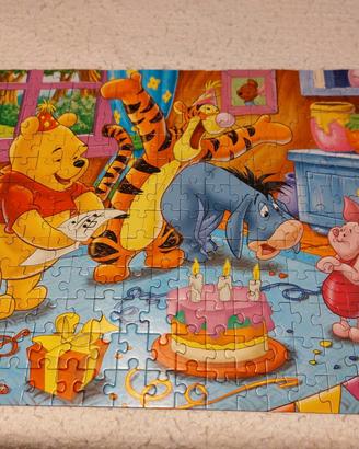 Puzzle Winnie The Pooh  Friends compleanno in casa