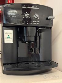 Macchina automatico per caffè in chicchi e polvere