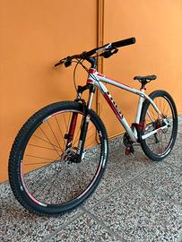 Mountain bike TREK 29”