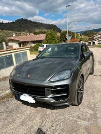 PORSCHE CARRERA S TURBO HIBRID ANNO 2025