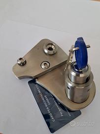 BLOCCA CAVALLETTO ANTIFURTO PER BMW C 600 / 650