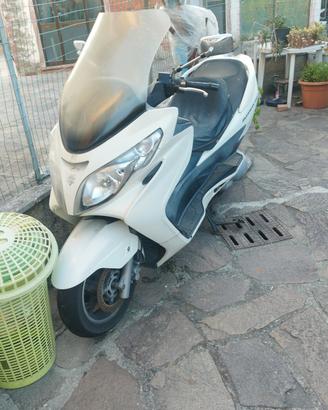 Suzuki Burgman 400 2010