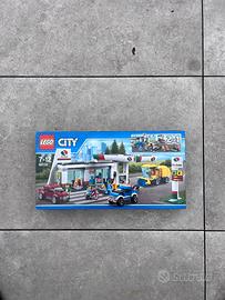 60132 LEGO City Stazione di servizio NUOVO