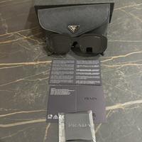 Occhiali da sole prada symbole