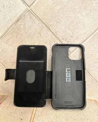 Cover nera a portafoglio UAG iphone 14 pro
