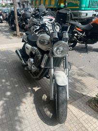 Triumph 900 Adventurer 2000