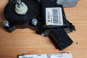 Motore alzacristalli posteriore Opel Mokka 98910