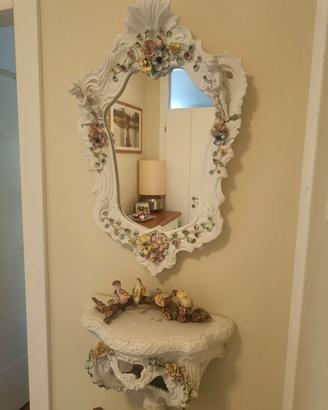 Specchio decorativo con relativa mensola