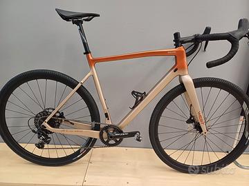 Gravel Megamo West10 carbon tg.L