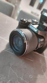 macchina fotografica Fujifilm finepix s8200