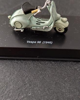 Modellino Vespa 98 Anno 1946 Scala 1:32

