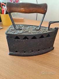 Ferro da  stiro antico